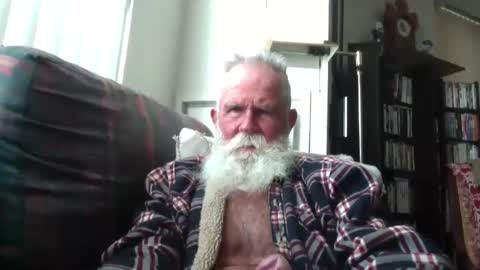 Snapshot of beardbushy chatting on 10.08.25 beardbushy online show from 10.08.25