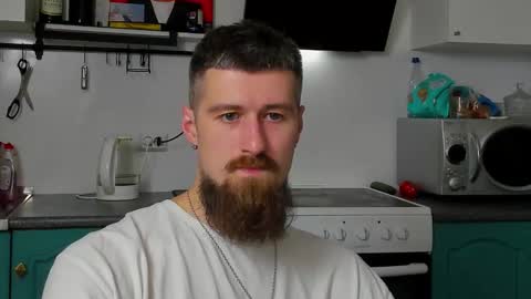 Snapshot of bearded_legend chatting on 10.15.25 Zeus online show from 10.15.25