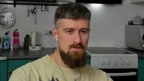 Snapshot of bearded_legend chatting on 11.14.25 Zeus online show from 11.14.25