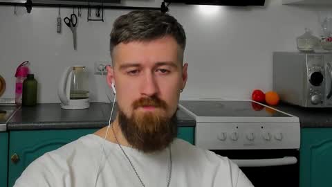 Snapshot of bearded_legend chatting on 11.19.25 Zeus online show from 11.19.25