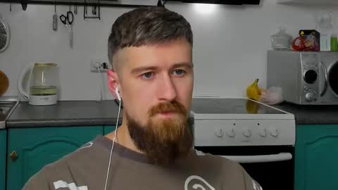 Snapshot of bearded_legend chatting on 11.21.25 Zeus online show from 11.21.25