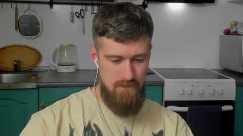 Snapshot of bearded_legend chatting on 11.25.25 Zeus online show from 11.25.25