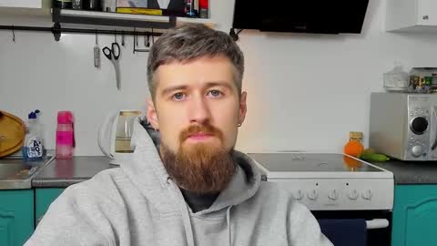 Snapshot of bearded_legend chatting on 11.30.25 Zeus online show from 11.30.25