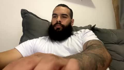 Snapshot of beardmax chatting on 01.18.26 Min online show from 01.18.26