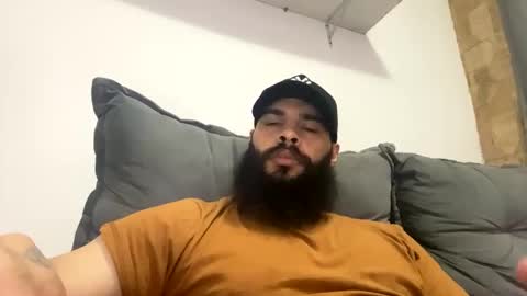 Snapshot of beardmax chatting on 02.22.26 Min online show from 02.22.26