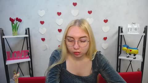 Snapshot of beatriceflyy chatting on 12.16.24 BeatriceFlyy online show from 12.16.24
