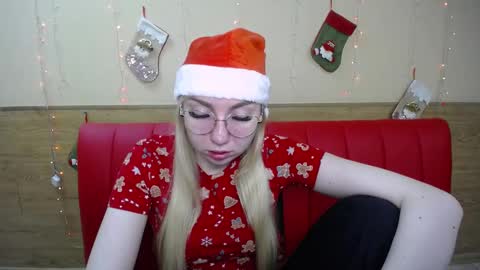 Snapshot of beatriceflyy chatting on 12.19.24 BeatriceFlyy online show from 12.19.24