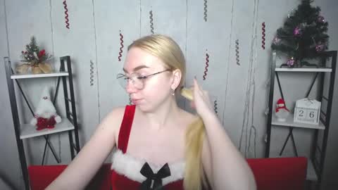 Snapshot of beatriceflyy chatting on 12.26.24 BeatriceFlyy online show from 12.26.24