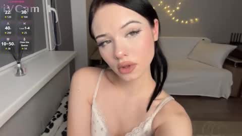 Snapshot of beatricemoonlight chatting on 11.28.25 My name is Beatrice Like my broadcast pls 3 online show from 11.28.25