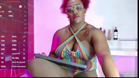 Snapshot of beatziedreams chatting on 10.16.25 Beatzie online show from 10.16.25