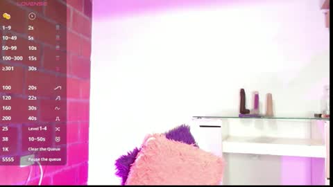 Snapshot of beatziedreams chatting on 10.29.25 Beatzie online show from 10.29.25