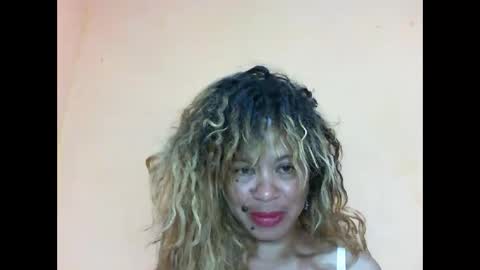 Snapshot of beaute_choco chatting on 01.10.25 Eva online show from 01.10.25