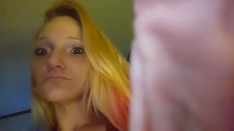 Julie Nicole online show from 01.18.25