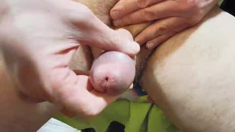 Snapshot of beautifulpurplemushroomhead chatting on 11.02.25 I have one online show from 11.02.25