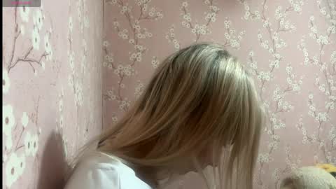 Mia online show from 04.02.26