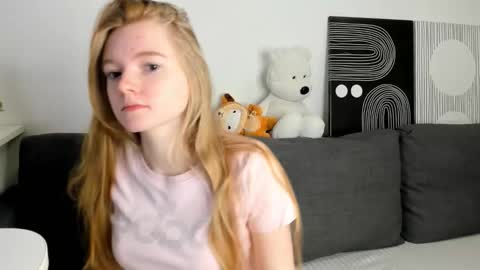 Juli online show from 02.04.26