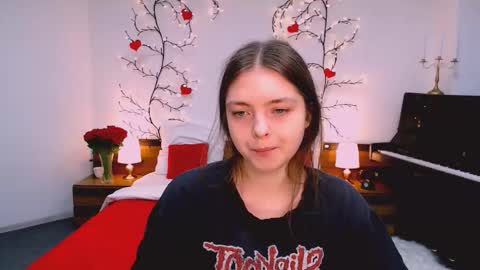 Gloria online show from 12.15.25