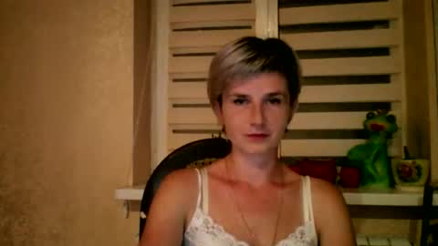 Snapshot of beautyksenia chatting on 09.15.25 BeautyKsenia online show from 09.15.25