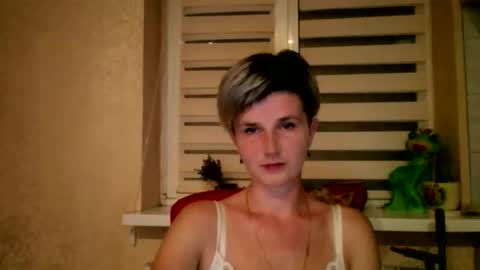 Snapshot of beautyksenia chatting on 10.16.25 BeautyKsenia online show from 10.16.25