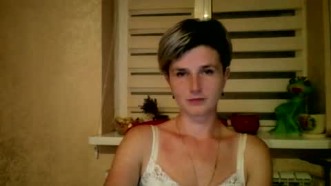 Snapshot of beautyksenia chatting on 10.17.25 BeautyKsenia online show from 10.17.25