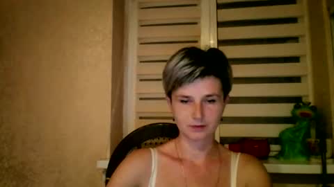 Snapshot of beautyksenia chatting on 10.20.25 BeautyKsenia online show from 10.20.25