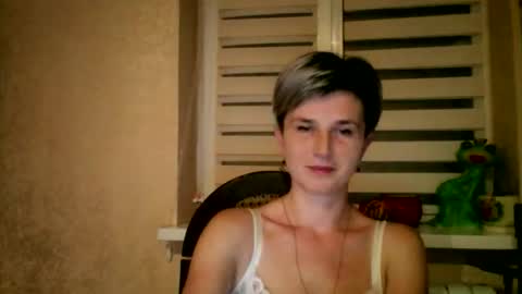 Snapshot of beautyksenia chatting on 10.21.25 BeautyKsenia online show from 10.21.25