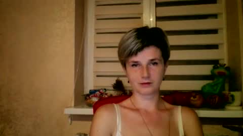 Snapshot of beautyksenia chatting on 10.26.25 BeautyKsenia online show from 10.26.25