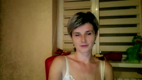 Snapshot of beautyksenia chatting on 10.28.25 BeautyKsenia online show from 10.28.25