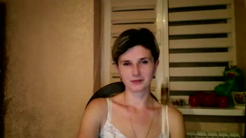 Snapshot of beautyksenia chatting on 11.29.25 BeautyKsenia online show from 11.29.25