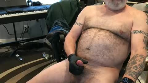 Snapshot of beavermower chatting on 12.28.24 beavermower online show from 12.28.24