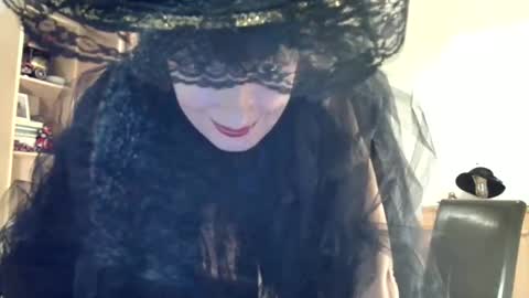 Raluca online show from 10.19.25