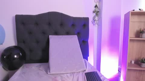 Snapshot of beccamilanni chatting on 01.14.25 beccamilanni online show from 01.14.25