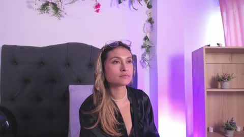 Snapshot of beccamilanni chatting on 01.14.25 beccamilanni online show from 01.14.25