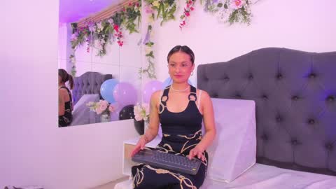 Snapshot of beccamilanni chatting on 01.15.25 beccamilanni online show from 01.15.25