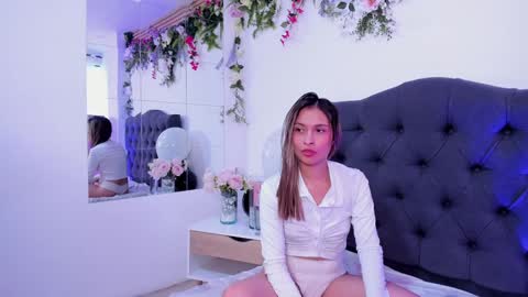 Snapshot of beccamilanni chatting on 02.03.25 beccamilanni online show from 02.03.25