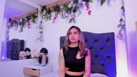 Snapshot of beccamilanni chatting on 02.05.25 beccamilanni online show from 02.05.25