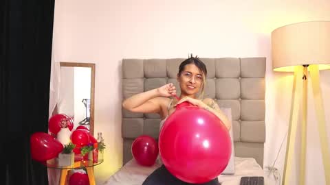 Snapshot of beccamilanni chatting on 02.19.25 beccamilanni online show from 02.19.25