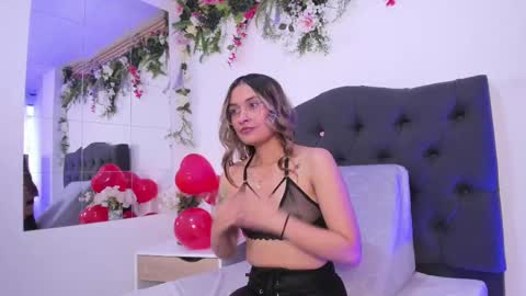 Snapshot of beccamilanni chatting on 02.21.25 beccamilanni online show from 02.21.25
