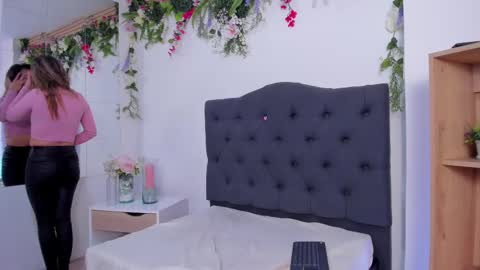 Snapshot of beccamilanni chatting on 02.28.25 beccamilanni online show from 02.28.25