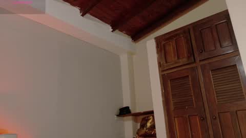 Beecckkkaaa online show from 04.06.26