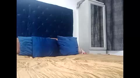 BECKY BOO  online show from 11.21.25