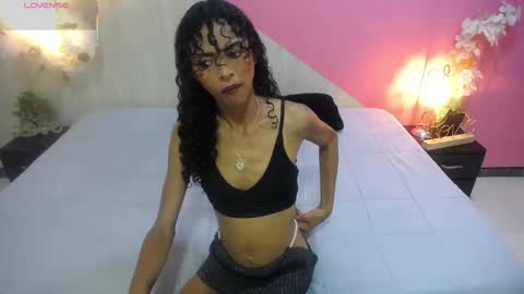 becky_lynch_102 online show from 11.17.25