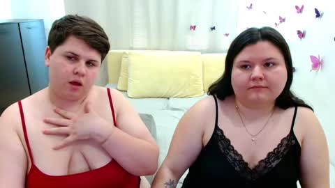 BeckyAndEllen online show from 09.22.25