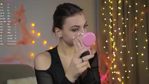 Melissa online show from 11.23.25