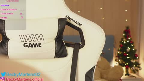 BeckyMartens come join me on    while im offline here  online show from 01.10.25