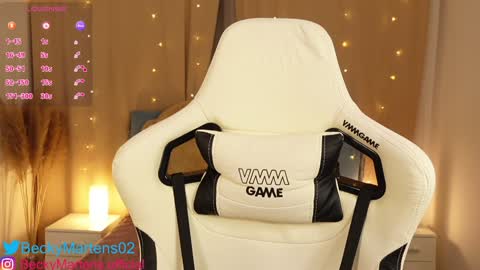 BeckyMartens come join me on    while im offline here  online show from 01.24.25