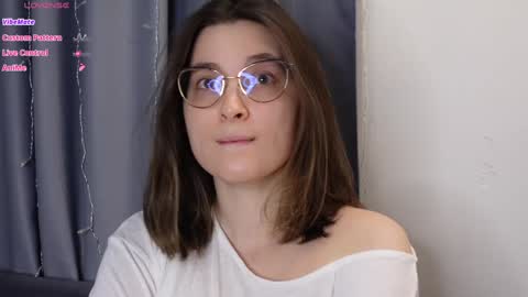 BeckyMartens come join me on    while im offline here  online show from 09.12.25