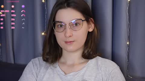 BeckyMartens come join me on    while im offline here  online show from 09.17.25