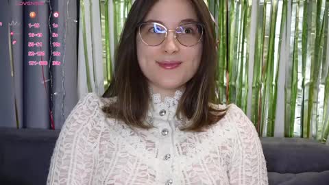 BeckyMartens come join me on    while im offline here  online show from 09.20.25