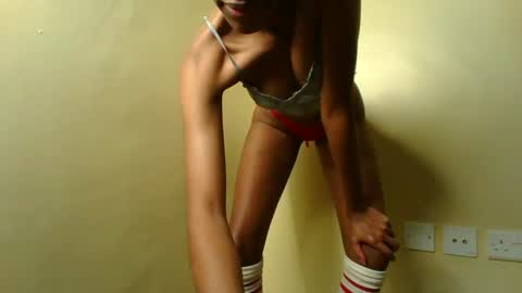 Snapshot of bee01hive chatting on 11.18.25 bee01hive online show from 11.18.25